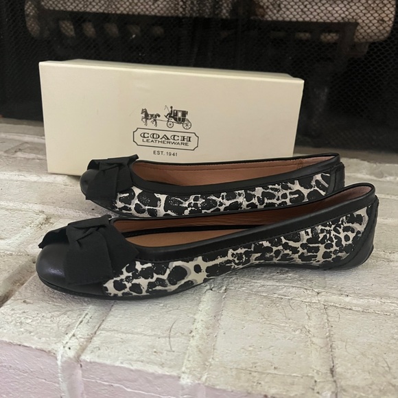 NEW COACH FLATS CHEETAH - Picture 2 of 5